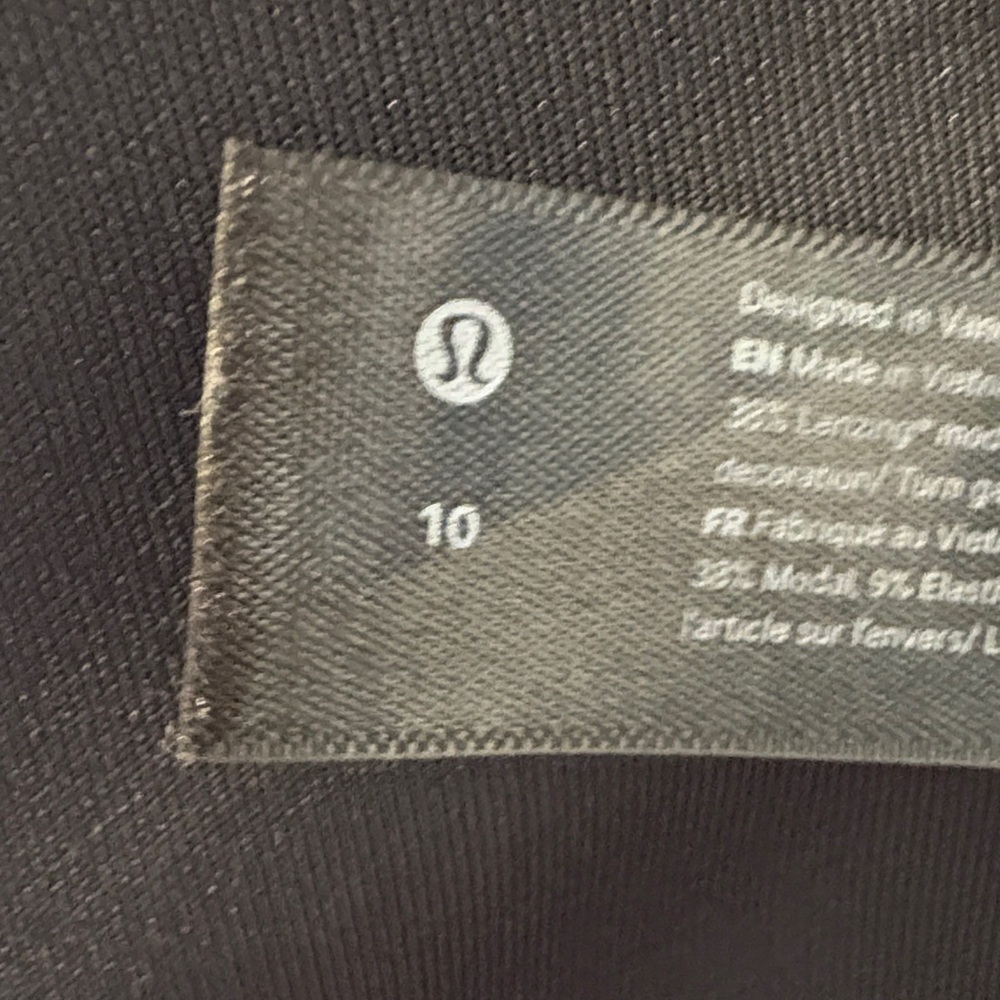 Lululemon Softstreme Drop Sleeve Wrap ~ 10 ~ Black - Picture 9 of 12